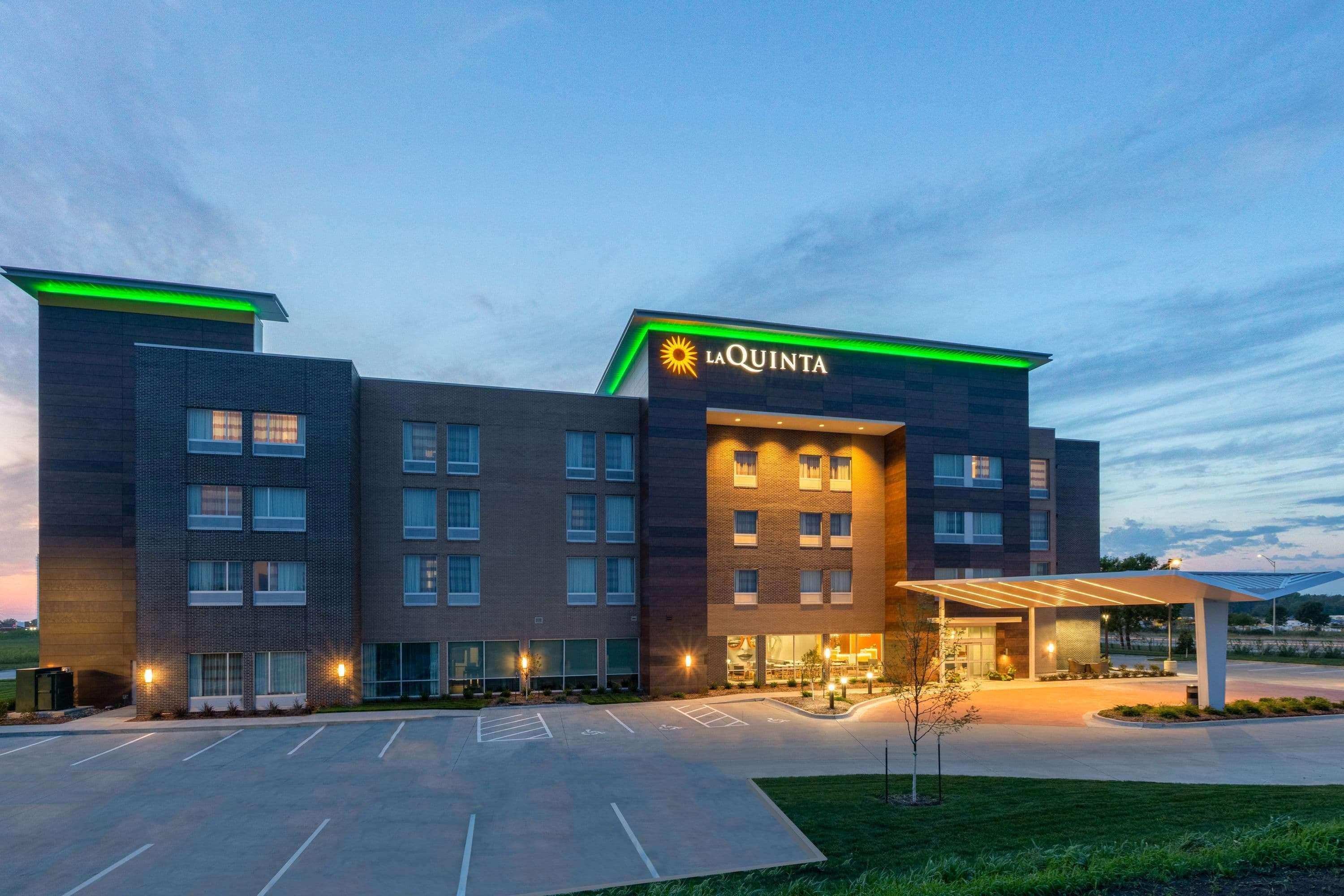 La Quinta By Wyndham Altoona Des Moines Hotel Exterior foto