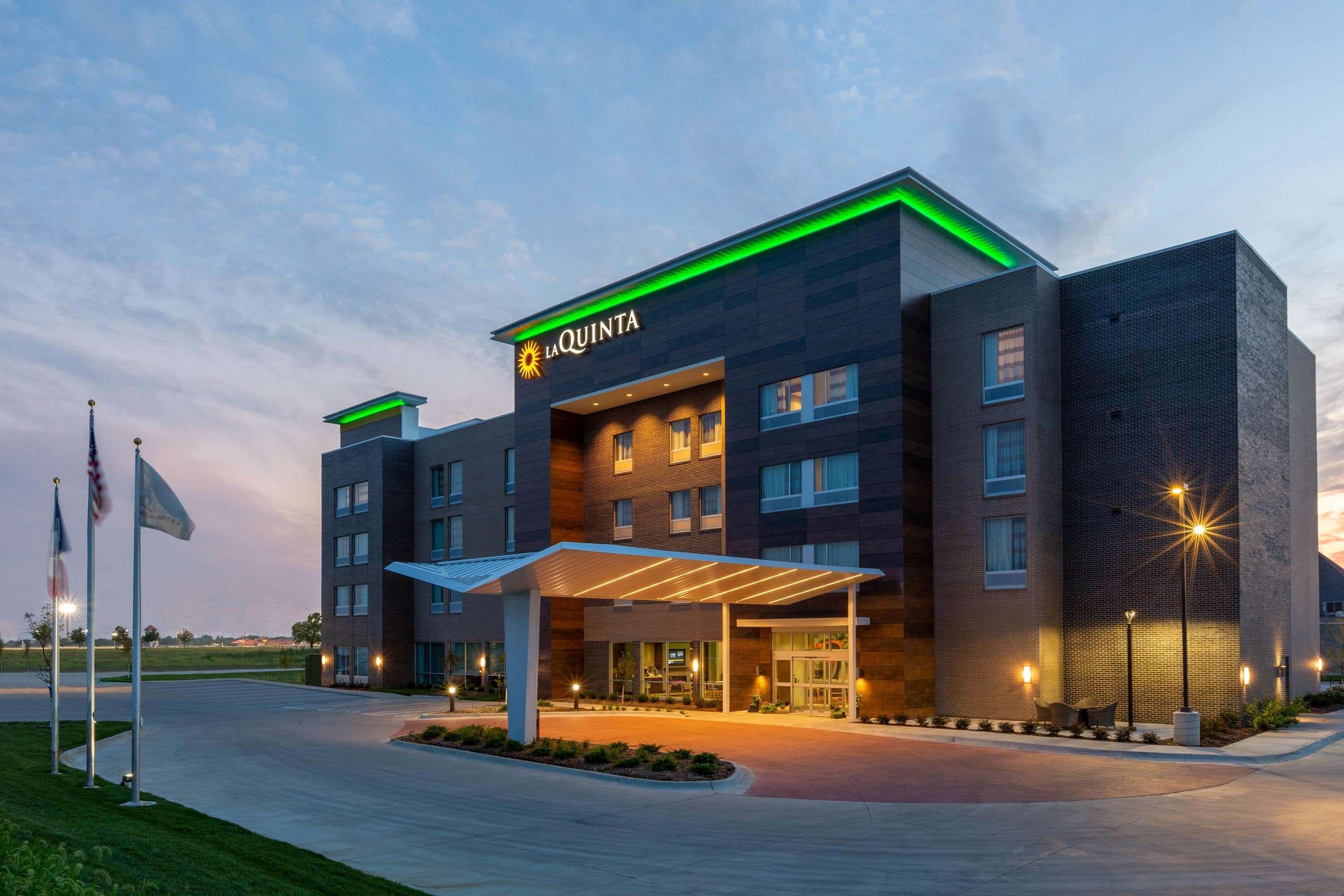 La Quinta By Wyndham Altoona Des Moines Hotel Exterior foto